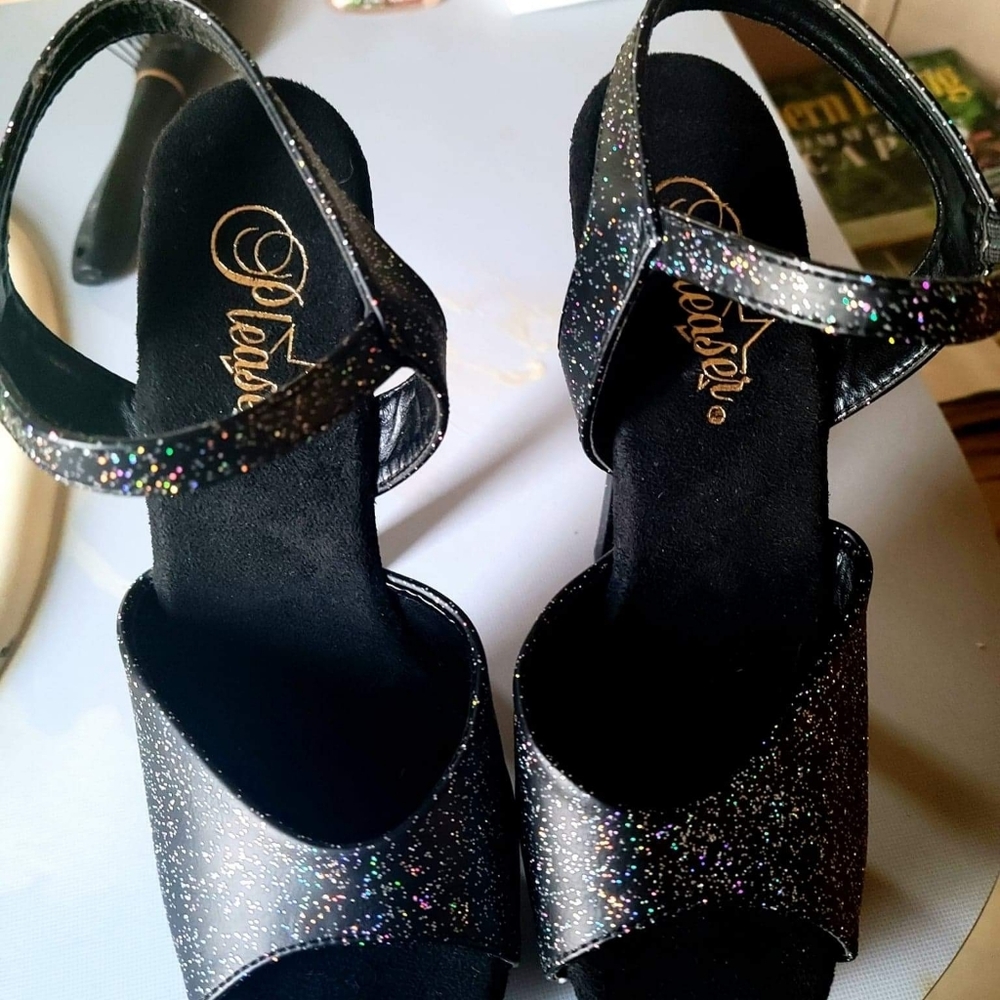 Entertainer heels
